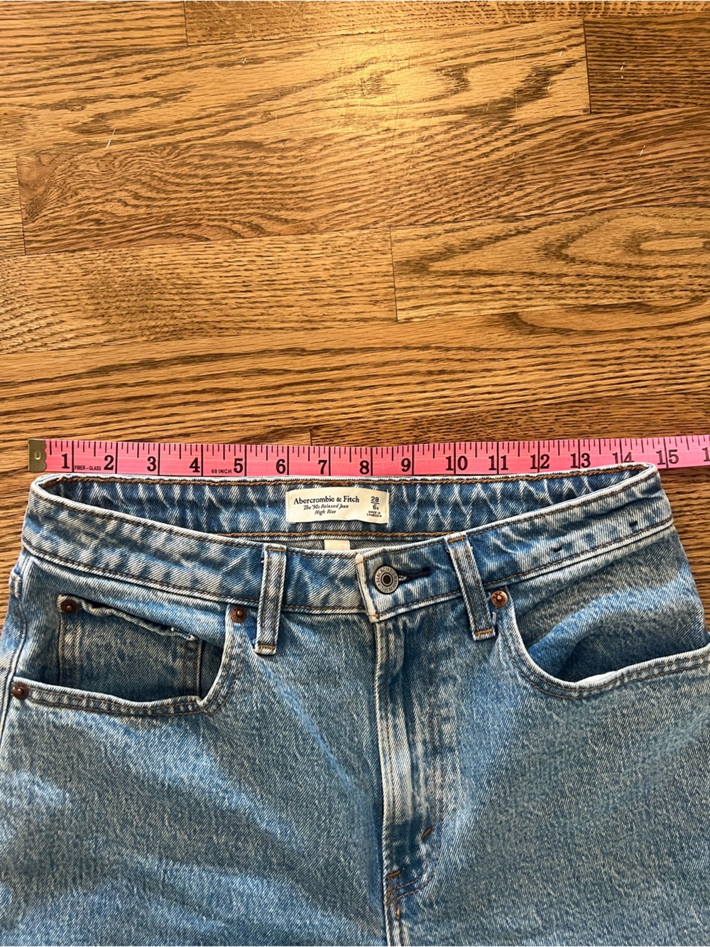 Abercrombie & Fitch 90s Relaxed Hi-Rise Curve Love Jeans - Picture 2 of 5